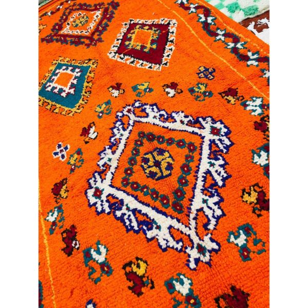A Tapis berbère tissé à la main Boujaad | Tapis de 380x160 cm avec des motifs Boujaad colorés.