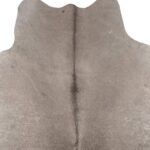 Un Tapis peau de vache gris | 180x160 cm sur un fond blanc.