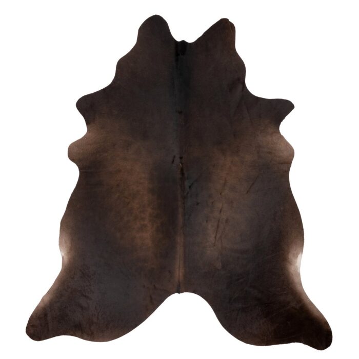 Un Tapis peau de vache 100% naturel brun foncé sur un fond blanc.
