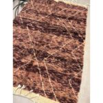 A Tapis de sol berbère du Maroc | 250x150 cm avec un motif losange mesurant 250x150 cm.