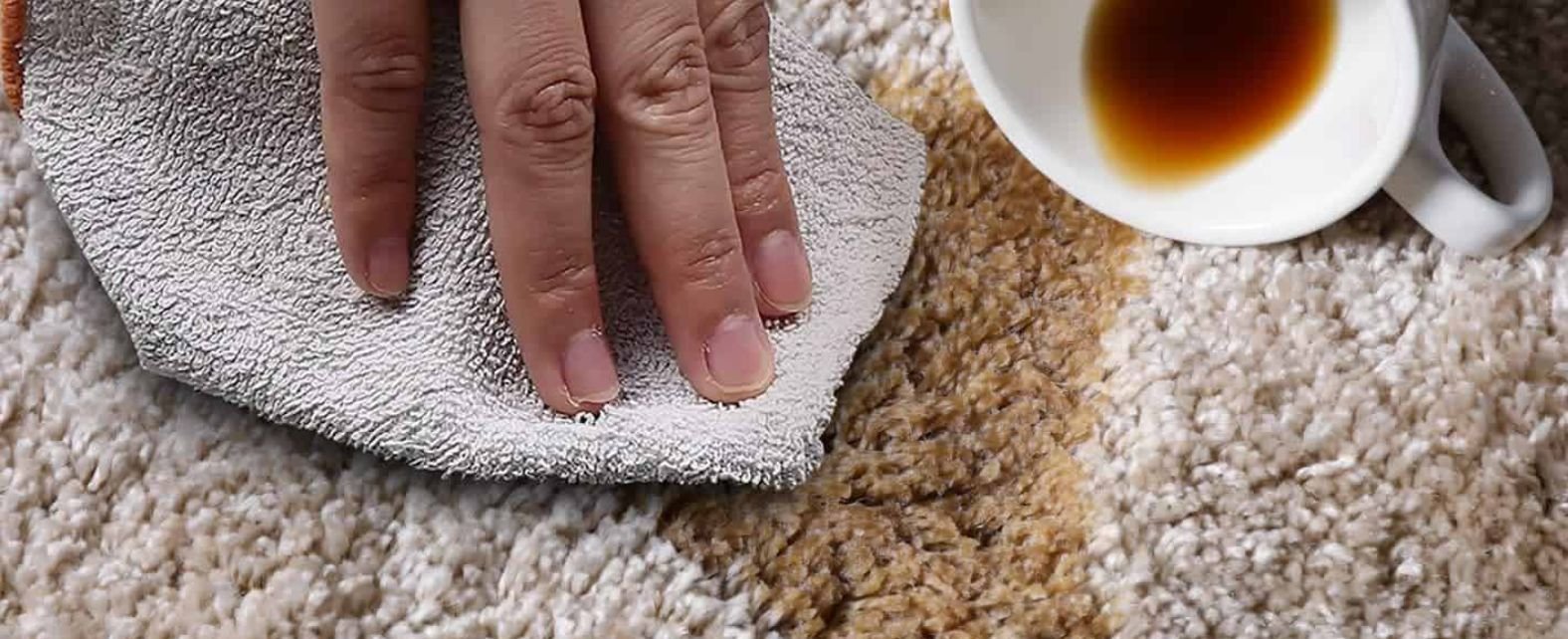 Méthodes faciles pour éliminer les taches de café sur un tapis