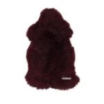 Tapis peau de mouton rouge merlot
