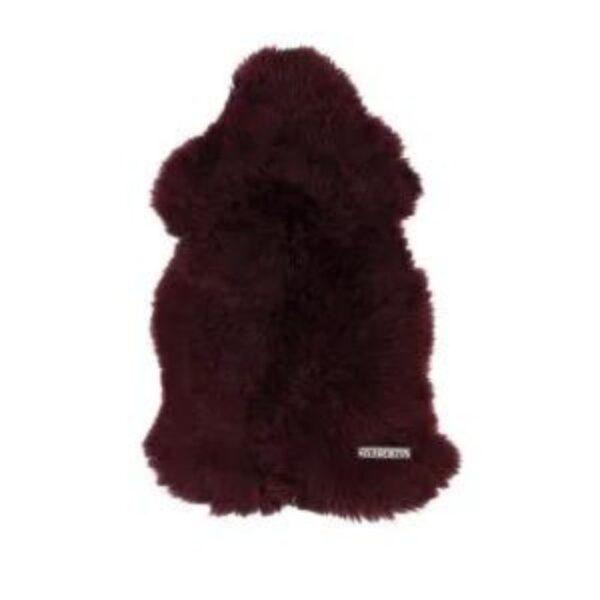 Tapis peau de mouton rouge merlot