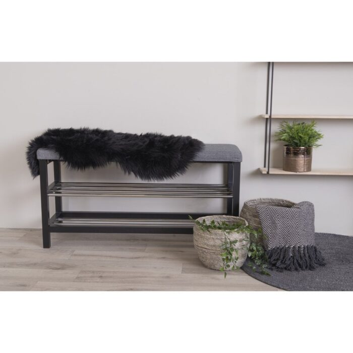 Un banc tapis peau d'agneau synthétique noir | 50x85cm.