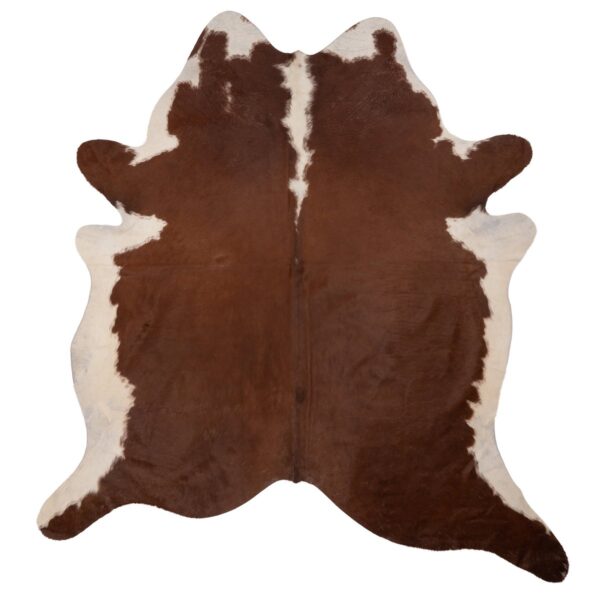 Un tapis peau de vache couleur brun-blanc | 210x180 cm sur un fond blanc.