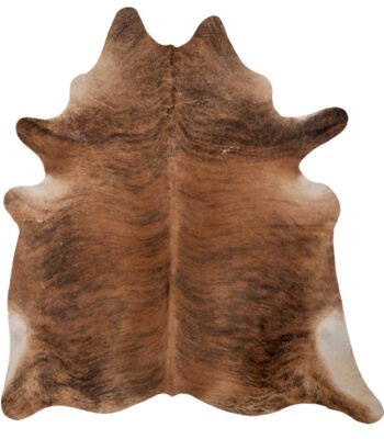 Un Tapis peau de vache unique XL marron | 210×180 cm sur un fond blanc.