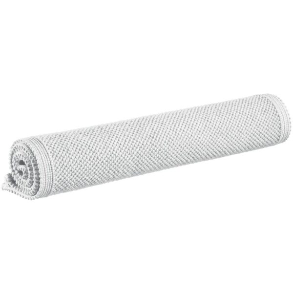 Une serviette blanche sur fond blanc.