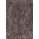 Un tapis gris sur fond blanc.