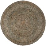 Un tapis rond en jute à pois bleus et marron.