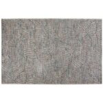 Un tapis avec des lignes bleues dessus.