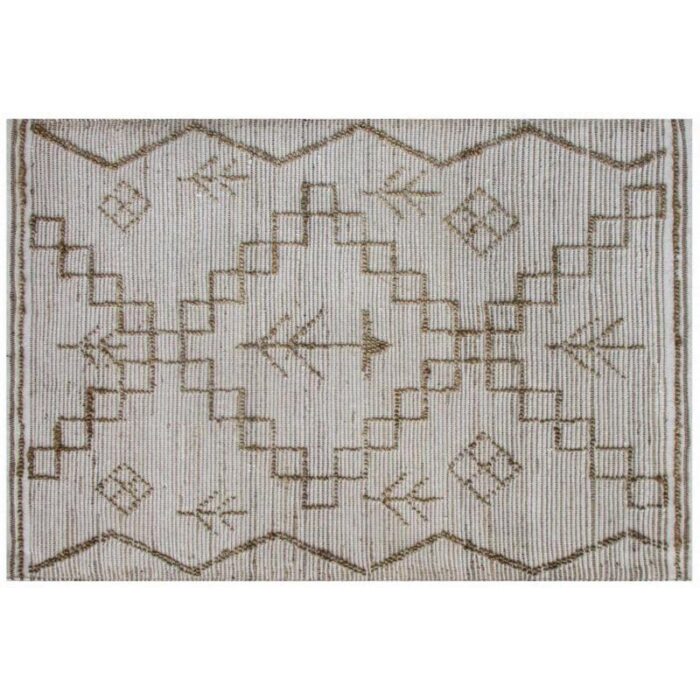 Un tapis beige au design géométrique.