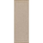 Tapis beige rectangulaire au design sobre.