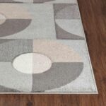 Tapis moderne géométrique gris.
