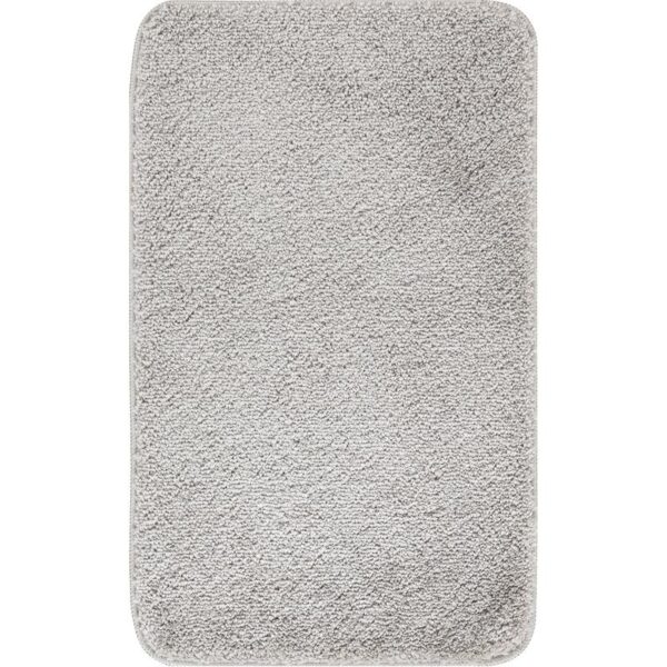 Tapis de bain gris moelleux.