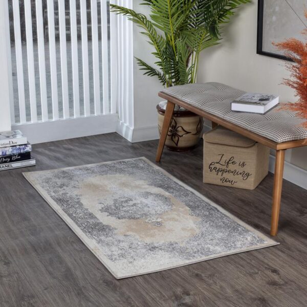 Tapis moderne dans un intérieur épuré et stylé.