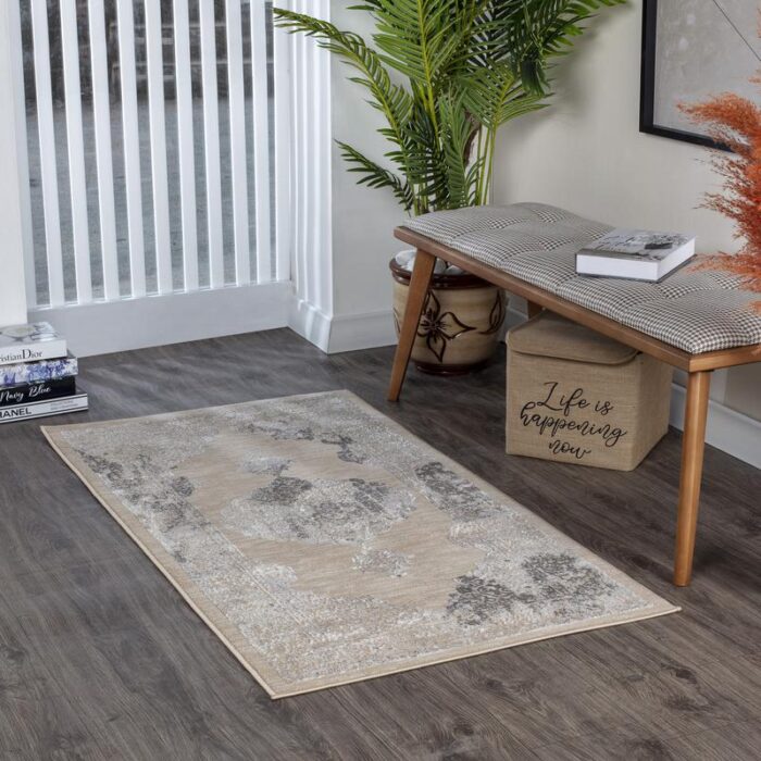 Tapis moderne dans salon épuré et design.