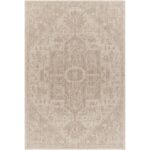 Tapis beige à motifs traditionnels.