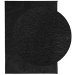 Tapis noir carré et rond en texture pelucheuse.
